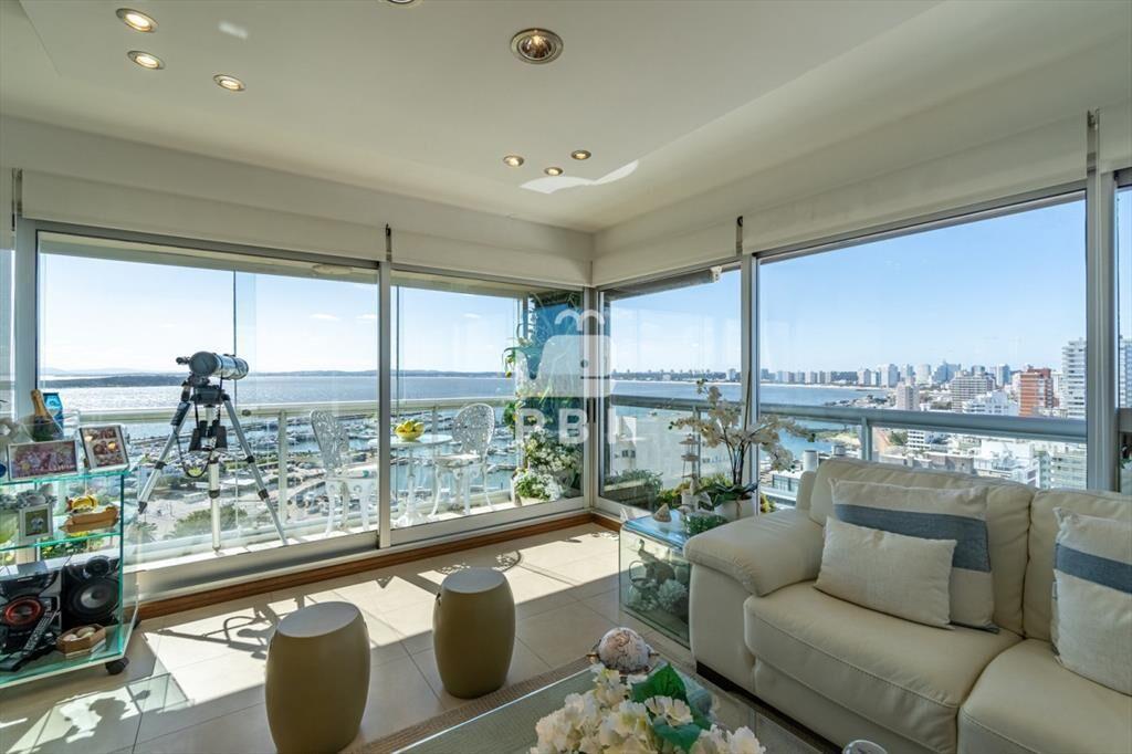 Venta de apartamento 3 dormitorios con vista al