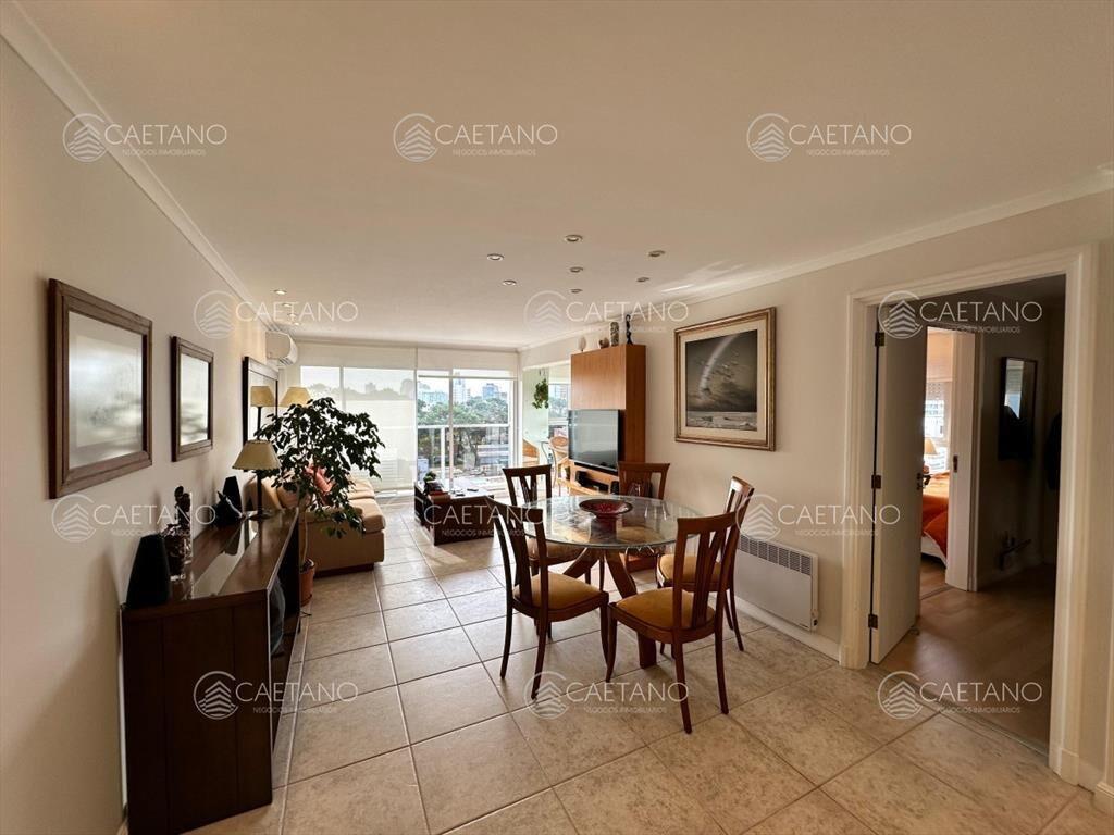 Apartamento de 2 dormitorios y medio en Playa ,