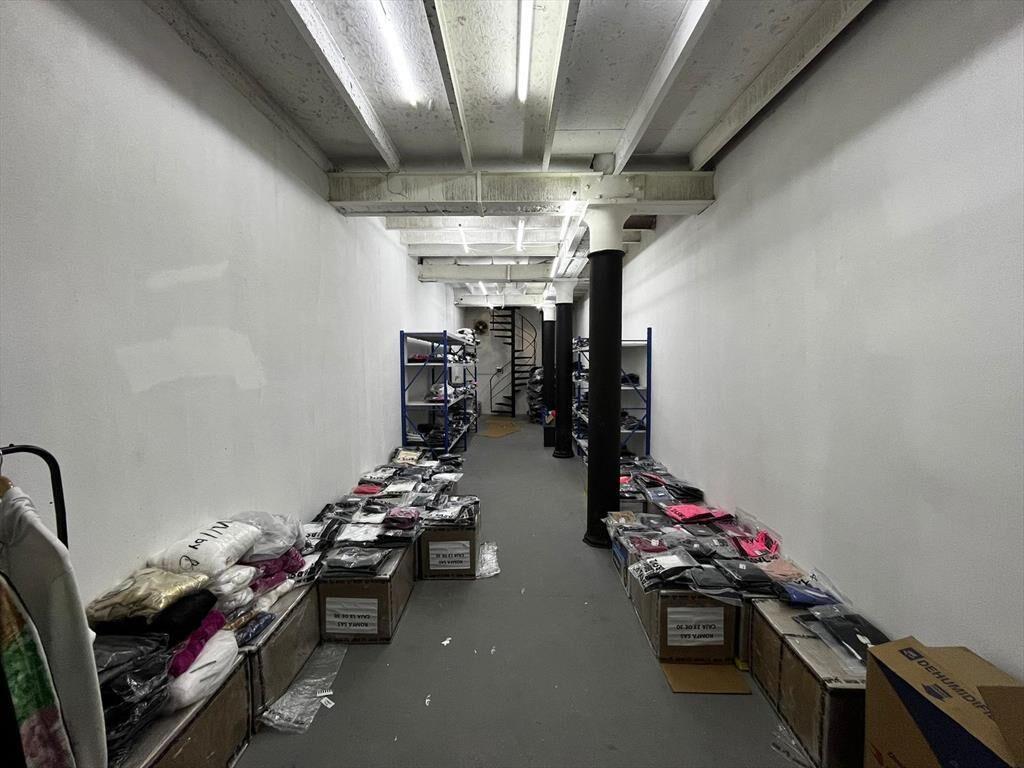Local , 18 de julio y Vazquez, 200 m2 , 9 mts de frente ,ac