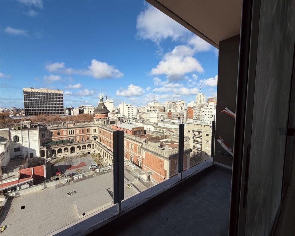 Venta apartamento 1 dormitorio al frente en Cordon a estren