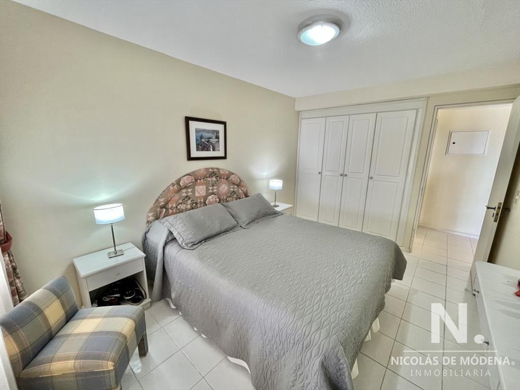 Departamento en playa mansa de 1 dormitorio en venta