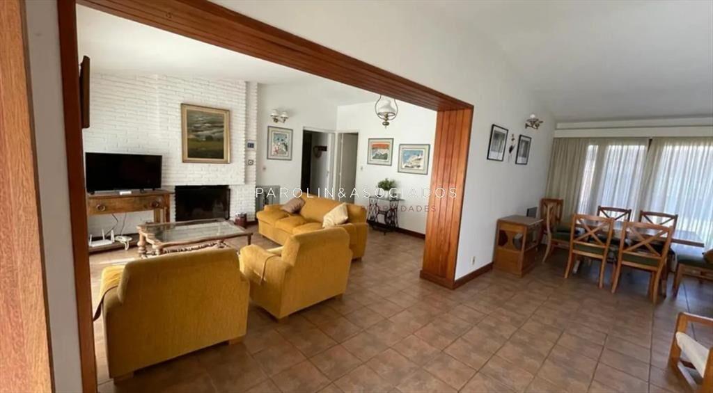 Alquiler Temporario de Casa con 4 Dormitorios en