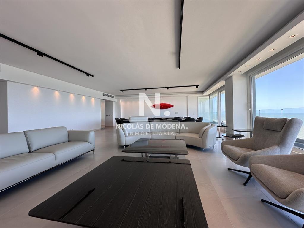 Espectacular Penthouse de 5 dormitorios En Torre