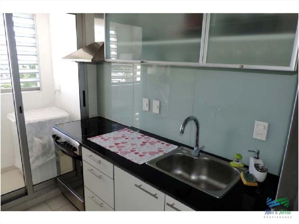 En venta.. Muy lindo apartamento sobre Av. Punta