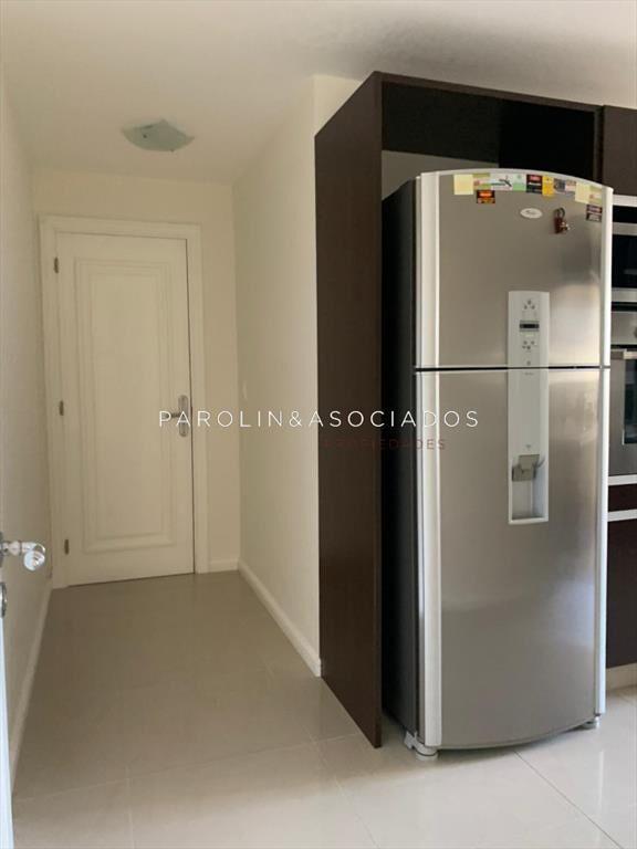 Hermoso apartamento en venta con agradable vista.