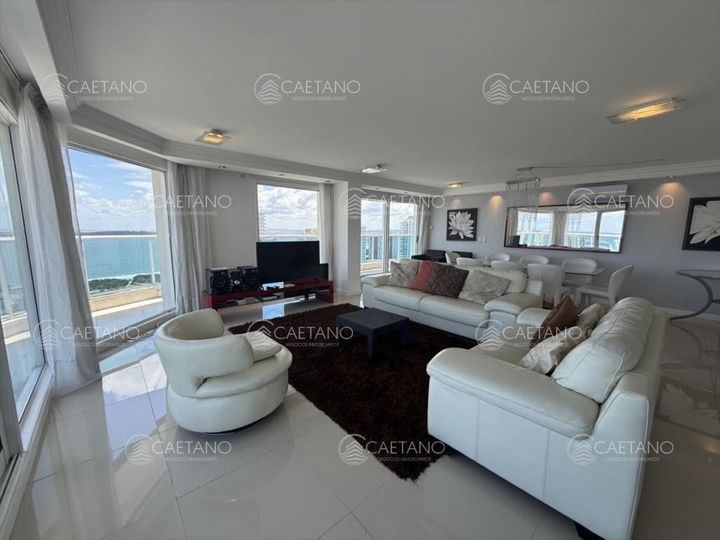 Apartamento en venta 3 dormitorios - Playa Mansa,