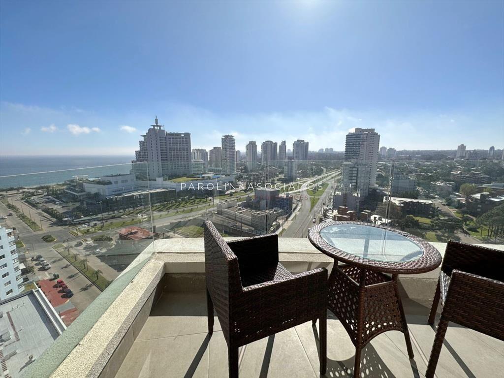 Apartamento de 2 dormitorios en edificio Artower,