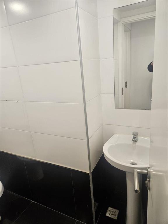 Plaza Independencia , gran esquina, 400 m2 , 15 mts de fren