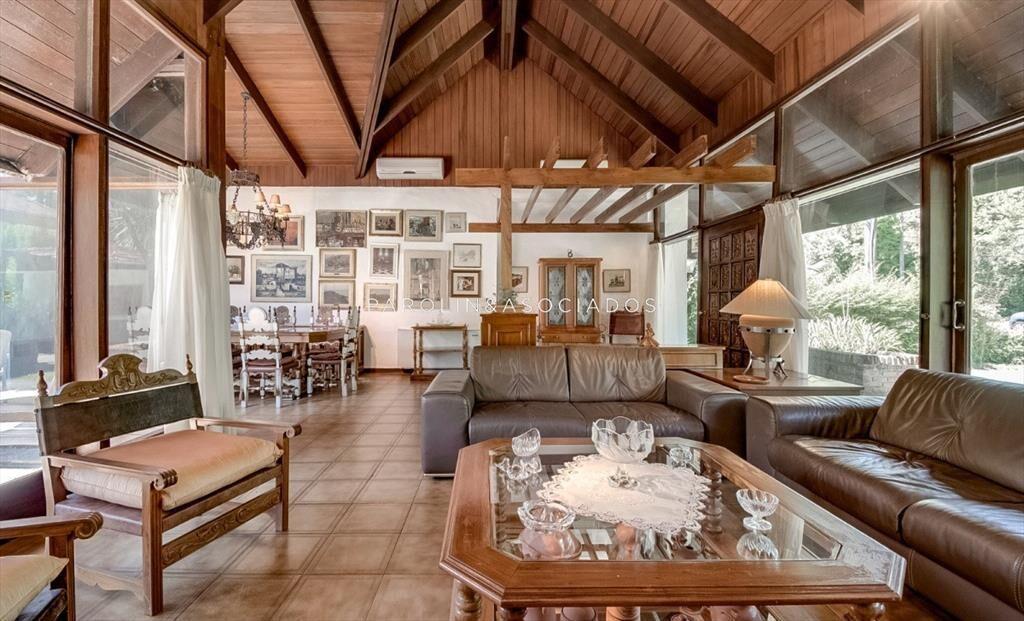 Venta de Casa en playa Mansa de 4 dormitorios