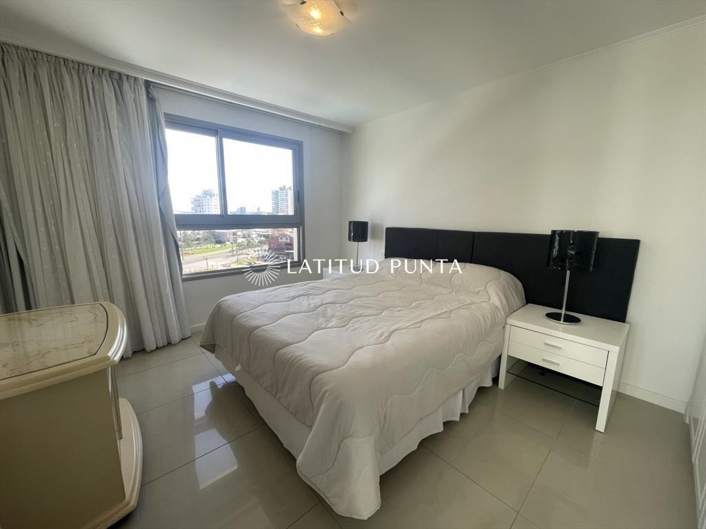 Apartamento en Imperiale, 3 suites más