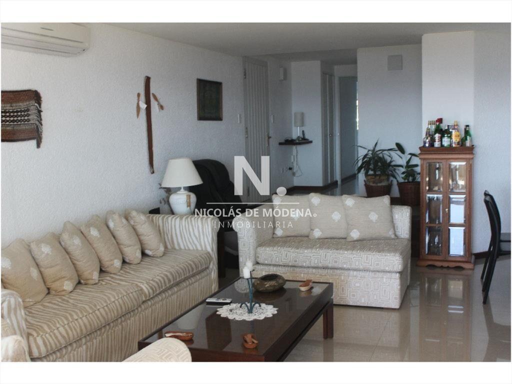 Departamento con agradable vista con 3 en venta