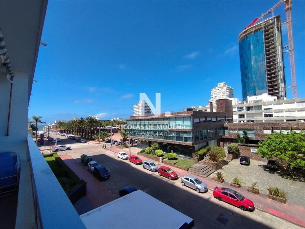Apartamento de un dormitorio en venta en Punta