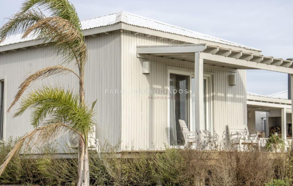 Venta de Casa de 4 Dormitorios en Pueblo Mio,