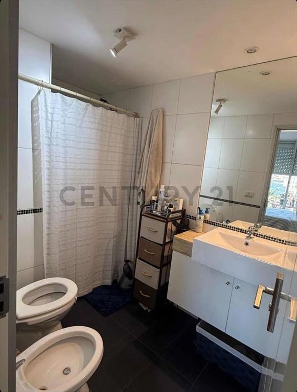 Venta Pocitos – Penthouse Frente 1 Dormitorio con terraza...