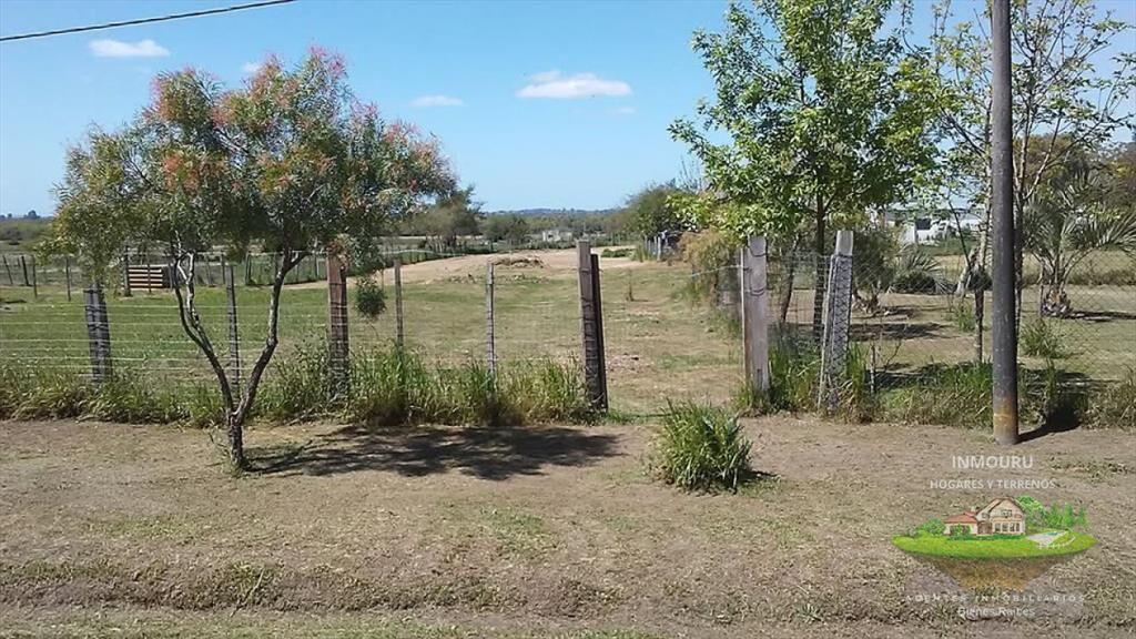 Venta de casa con terrenos en 25 de Agosto, Florida