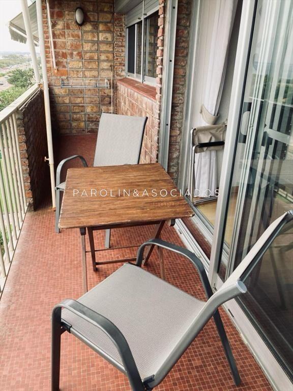 Apartamento En Venta Frente Al Mar, Punta Del Este.