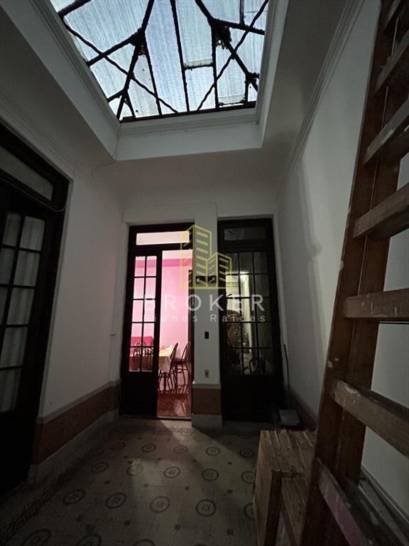 Casa en 3 plantas con amplio Local en Reducto