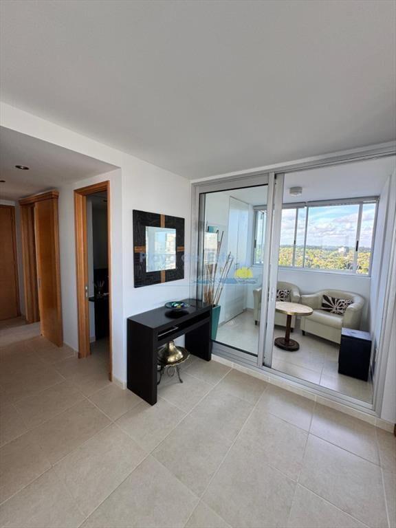 Apartamento en Venta de 3 domritorios en Punta ,