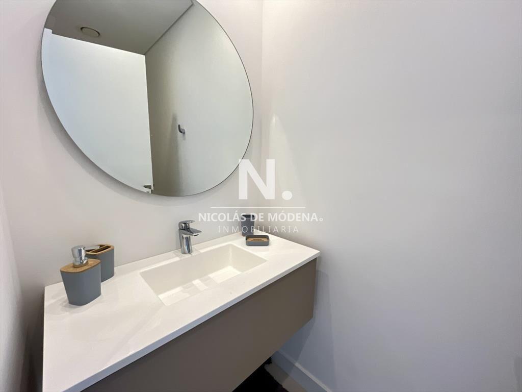 Venta Apartamento 3 dormitorios + servicio Punta