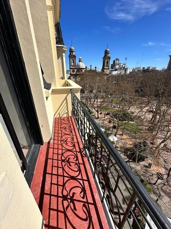 Loft frente a plaza Matriz, 38 M2, súper luminoso !!!