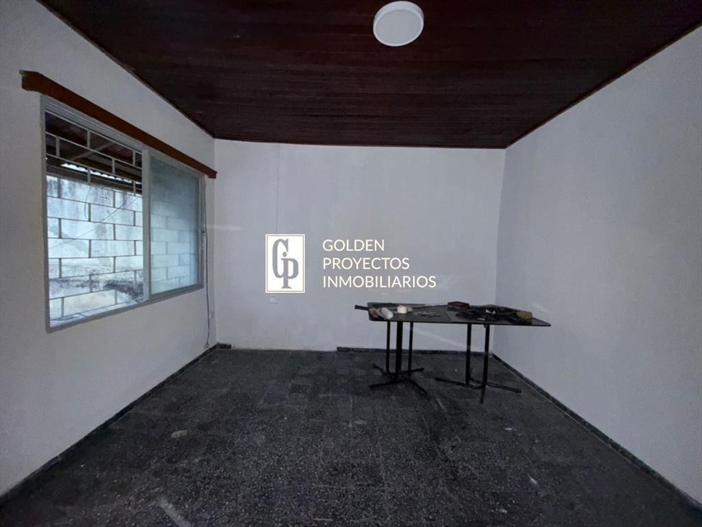 Casa en Alquiler 1 Dormitorio y Patio Parque Batlle