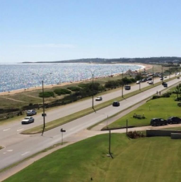 EXCELENTE DEPARTAMENTO EN EDIFICIO LUMIERE PUNTA DEL ESTE