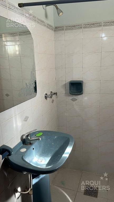 Casa de dos dormitorios en  venta en Jardines del Hipódromo