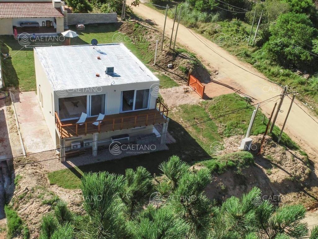 Venta Casa - 3 dormitorios + Parrillero - , Punta