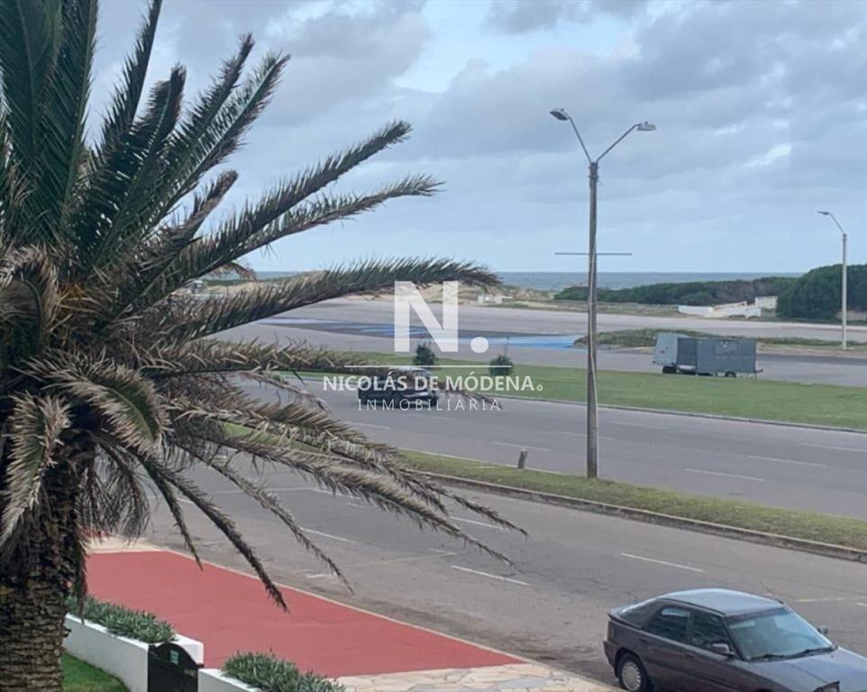 Vende apartamento en Brava, de 2 dormitorios
