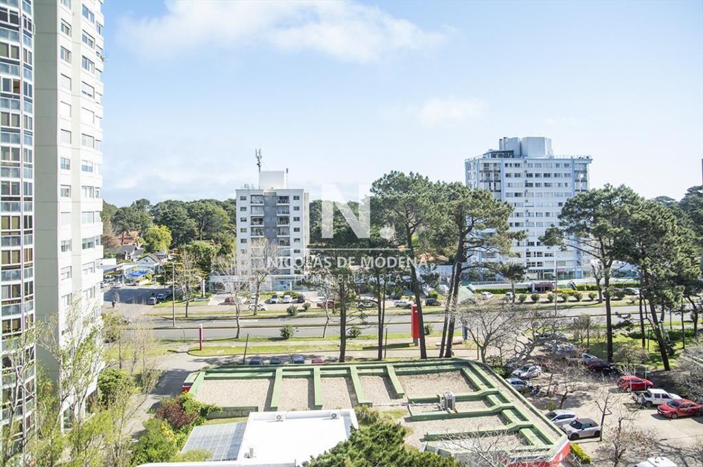 Departamento en venta de 3 dormitorios en Center,