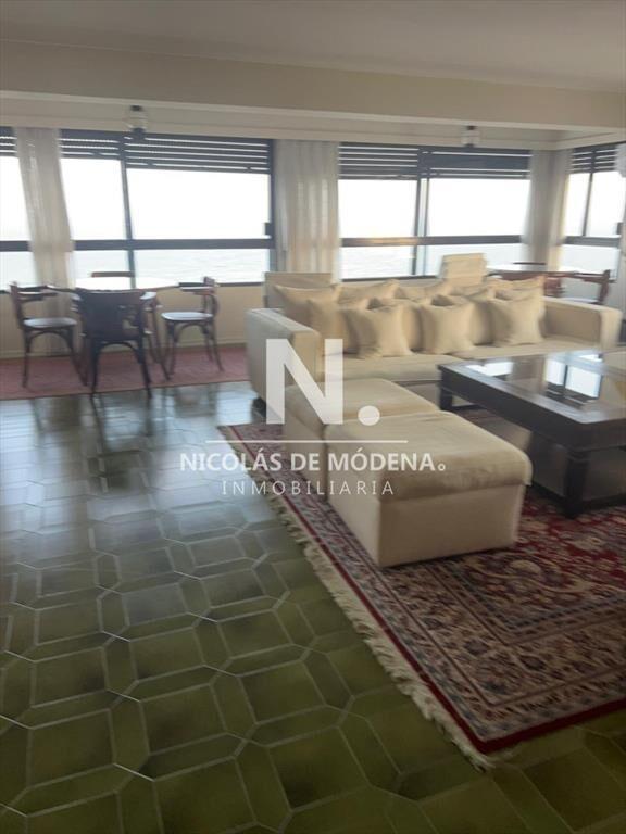 Vende apartamento con vista al mar de 3 en Punta