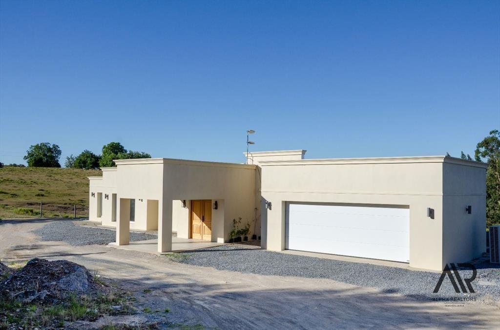 Chacra en venta con casa de 700m2, ubicado en las Sierra...