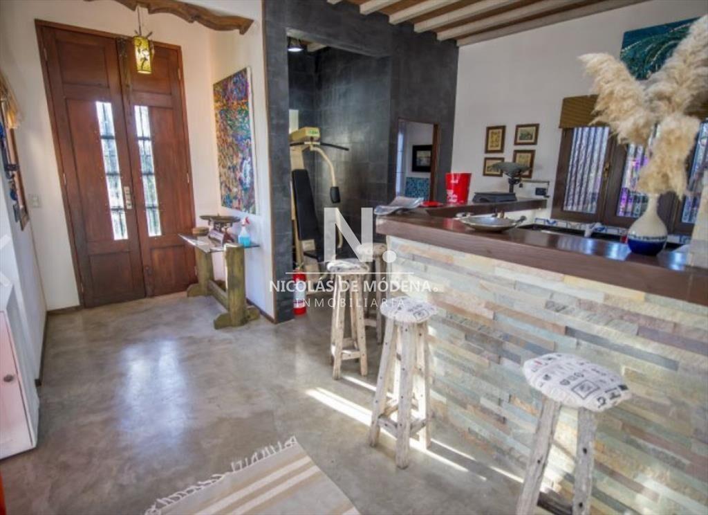 En venta hermosa y espaciosa casa en Solanas, de