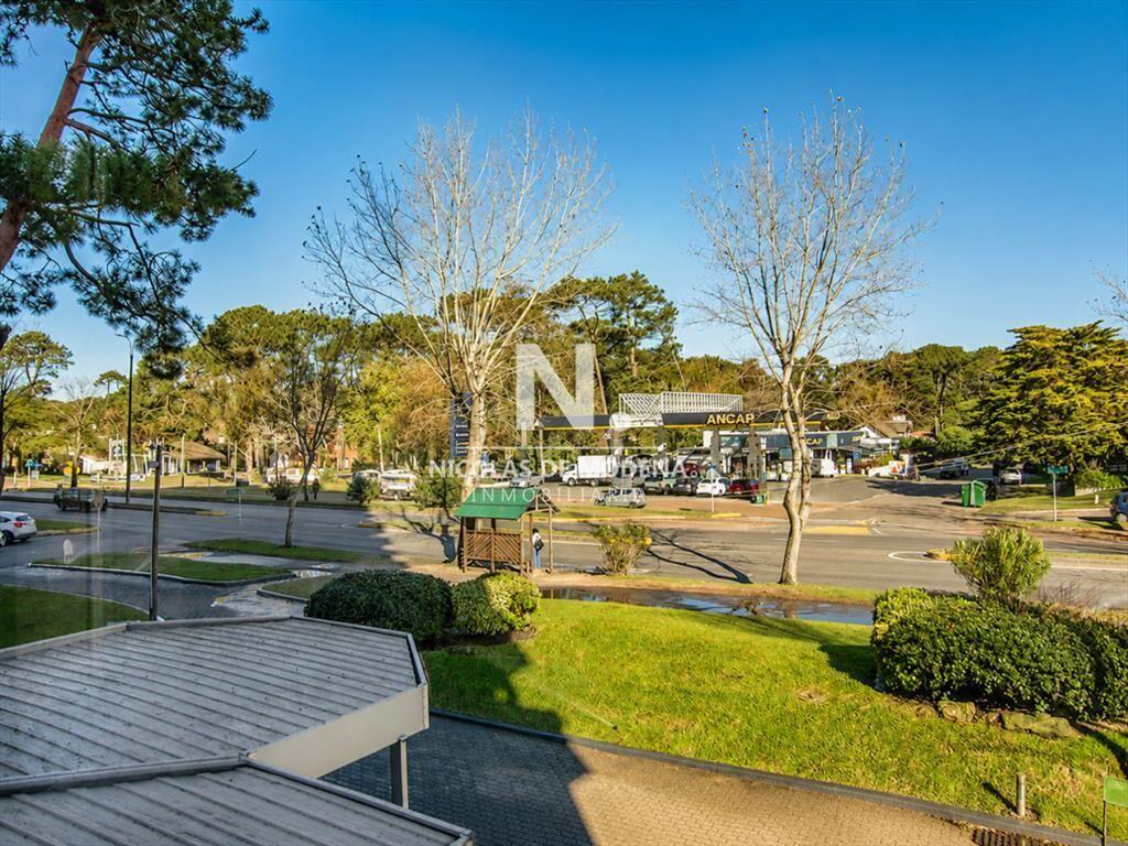 Departamento de 4 dormitorios en venta en Punta