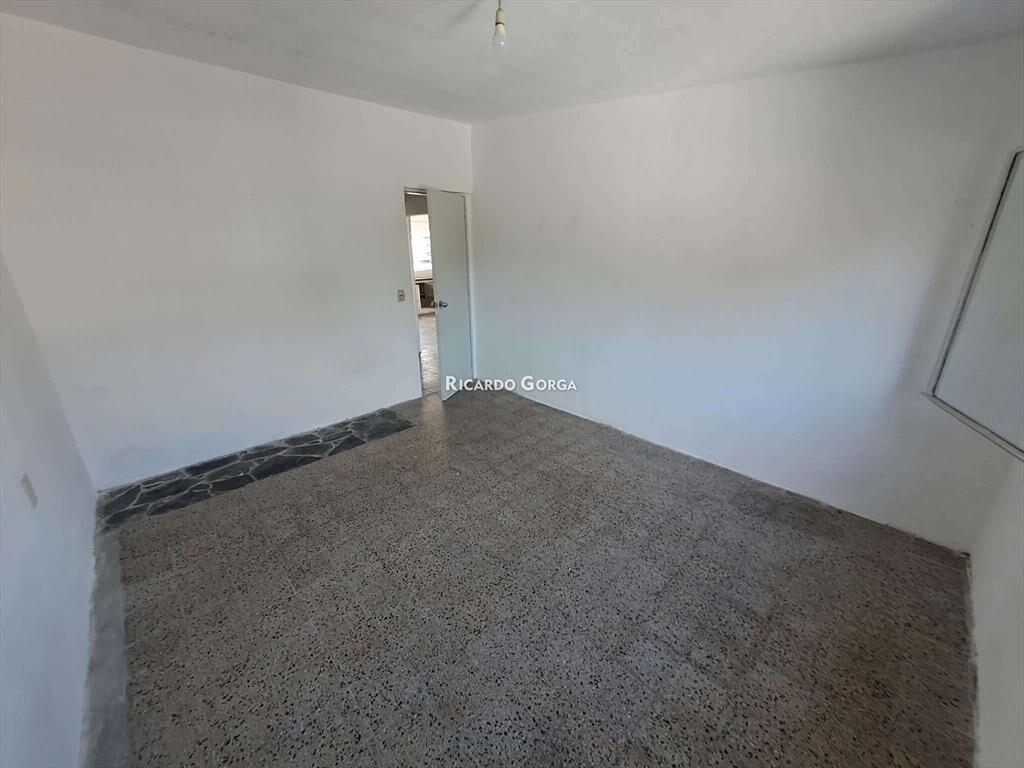 Casa en Alquiler de 2 Dormitorios y cochera en Aires Puros
