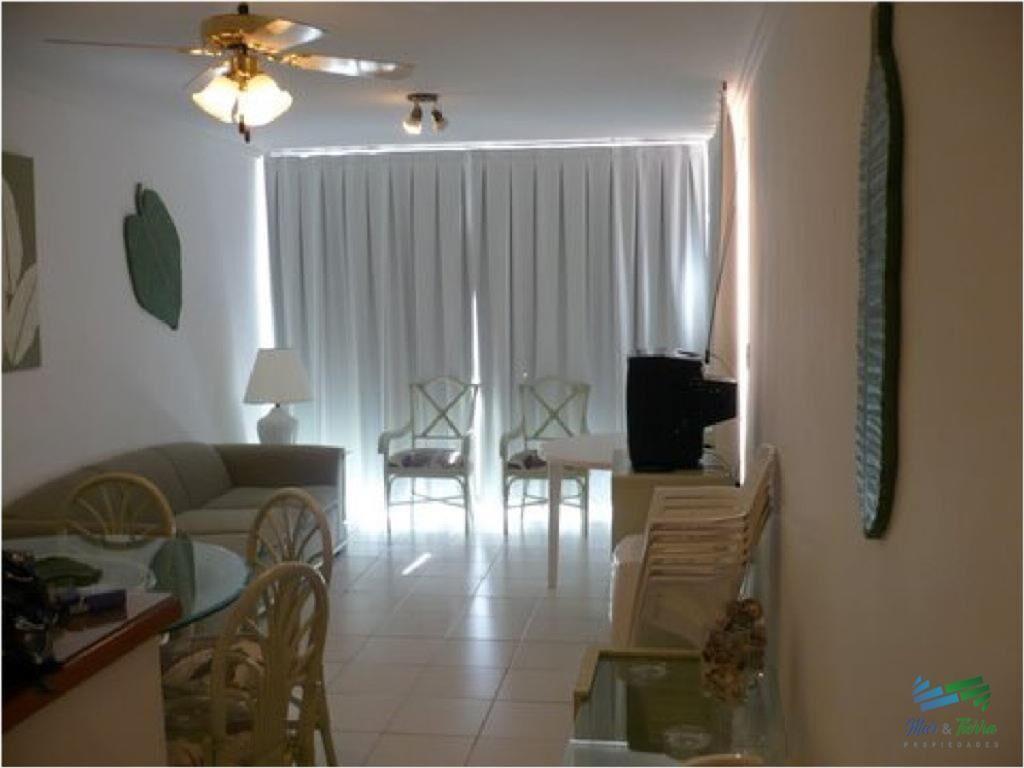 En venta, torre con todos los servicios a una del
