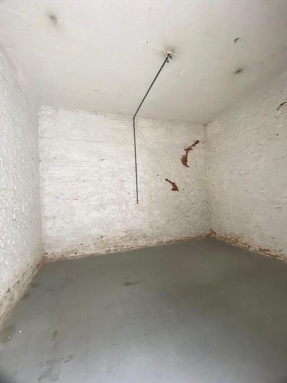 VENDO/ALQUILO local COMERCIAL, EN EXCELENTE UBICACION, AGUA