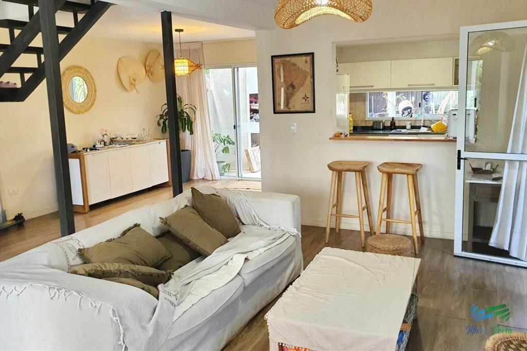 Venta y alquiler anual de casa en Pinares a 200 -