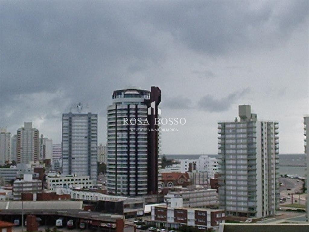 Apartamento en Brava, 3 dormitorios *