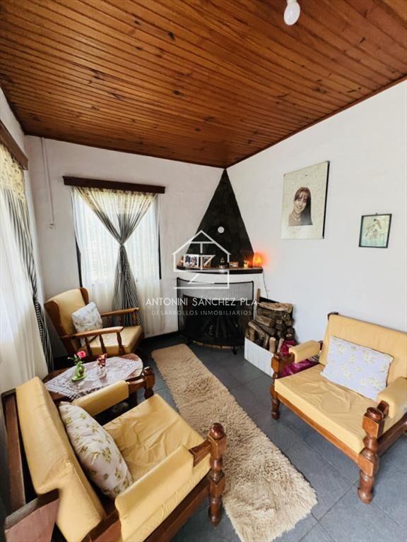 Casa en Venta a media cuadra Boulevard Artigas -