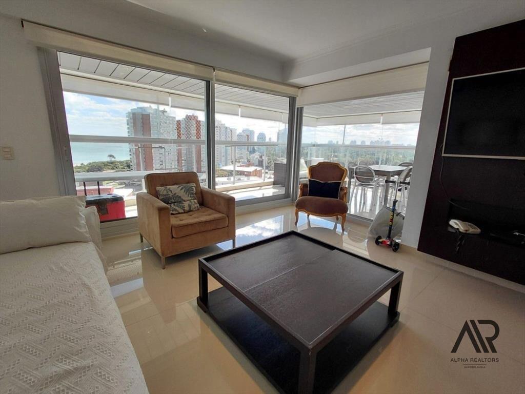 Apartamento en venta c/ cochera en Playa Mansa