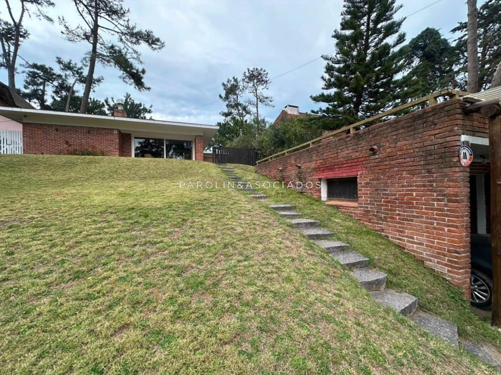 Casa en Venta de 2 Dormitorios ubicada en Pinares. Punta de
