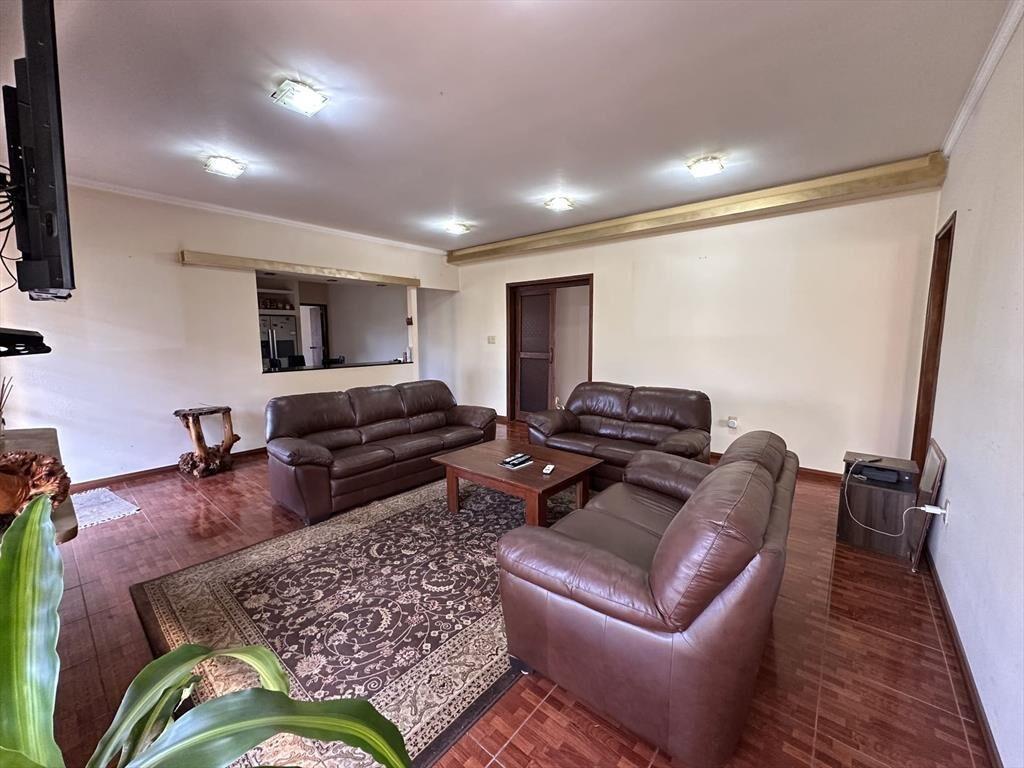 Casa con pileta, parrillero y 1.000 m² en Salto
