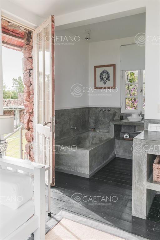Venta chacra, Manantiales. 9 dormitorios.