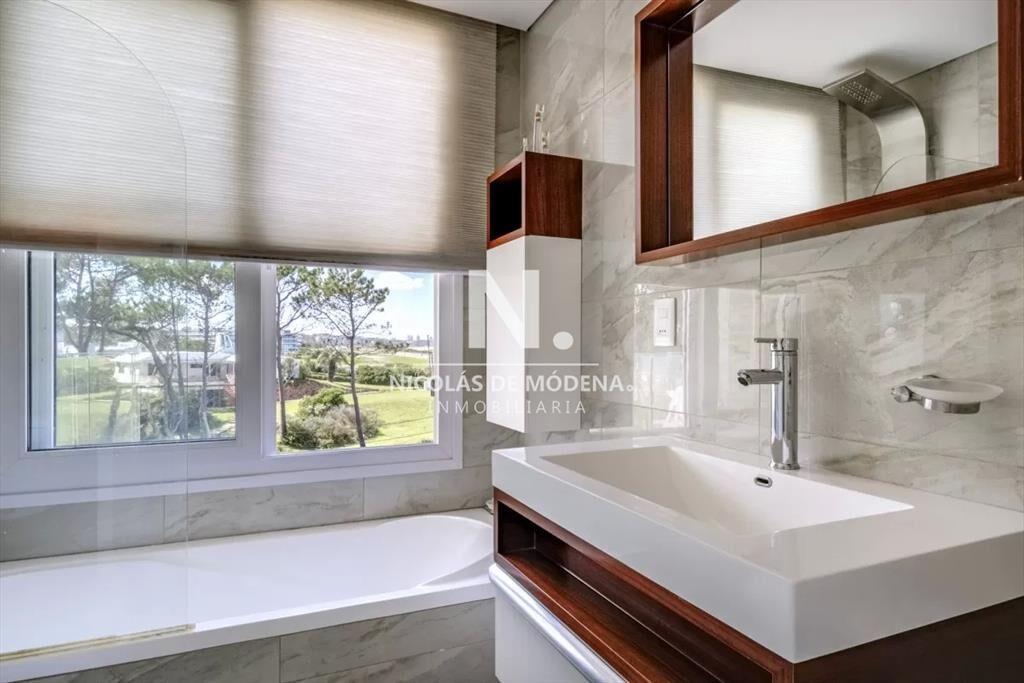 Impecable departamento, comodo e iluminado.