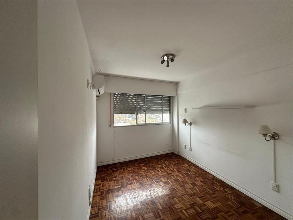 Se alquila Apartamento de dos dormitorios sobre la rambla d