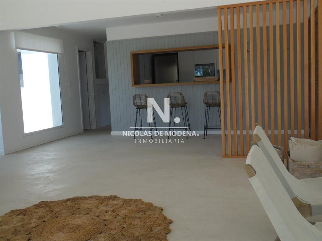 Casa de 5 Dormitorios en Jose Ignacio - Barrio Privado Pina