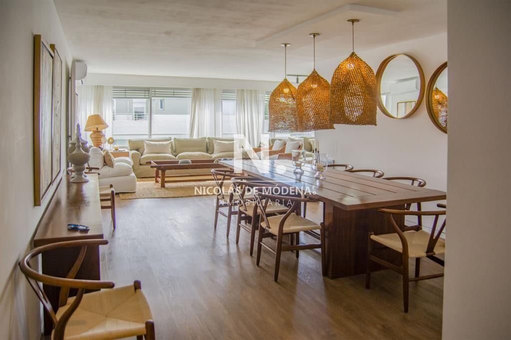 Vende apartamento de 3 dormitorios en Tiburon ,