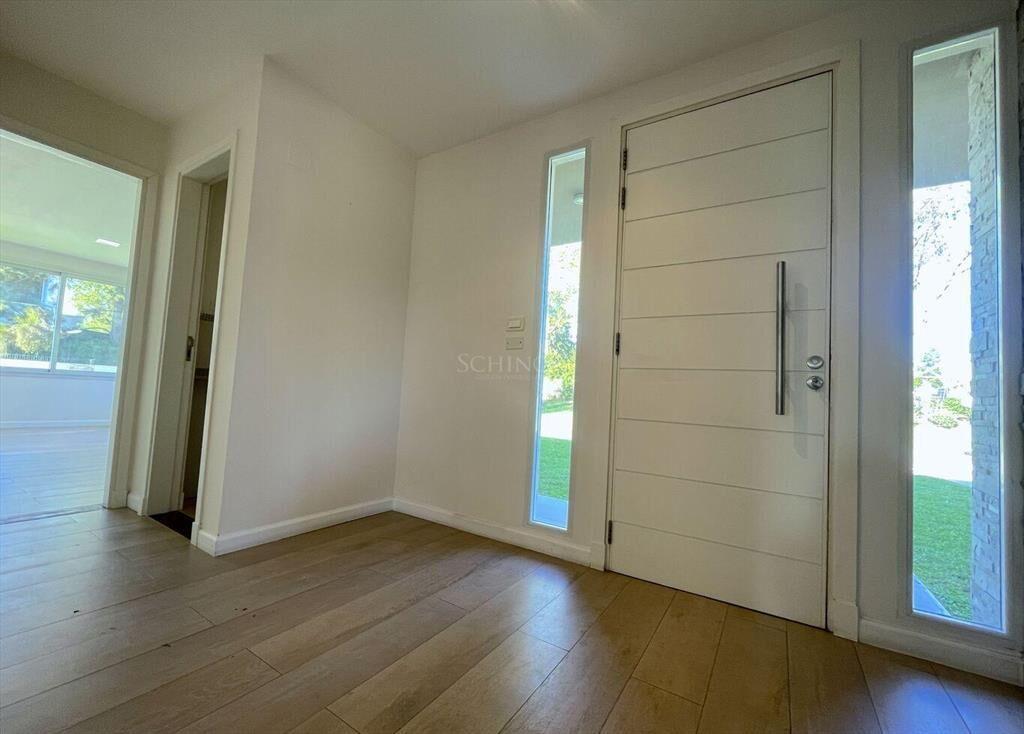 Venta casa minimalista 5 dormitorios, piscina | San Nicolás