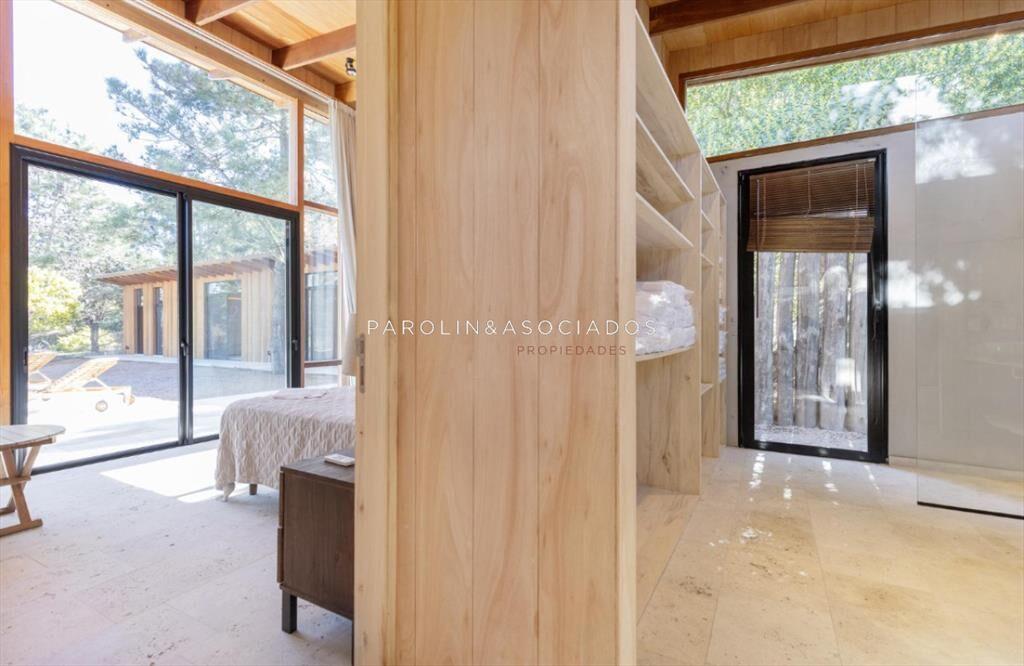 Casa en Venta de 5 Dormitorios en Laguna